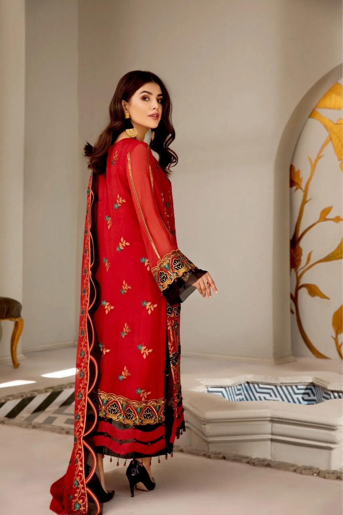 Alizeh Mahyar Embroidered Chiffon Festive Edition – Mayna