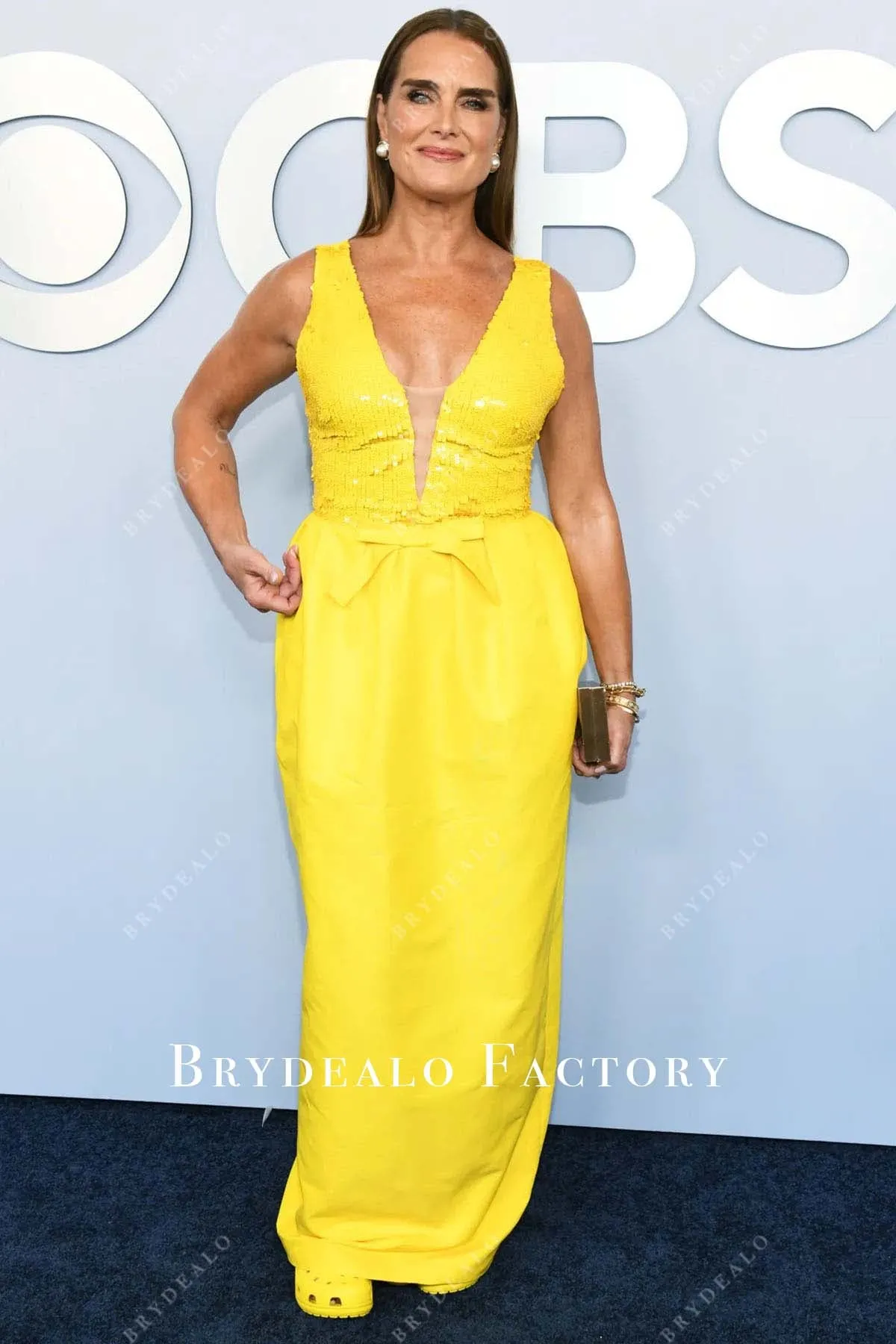 Brooke Shields 2024 Tony Awards Yellow Plunging Dress