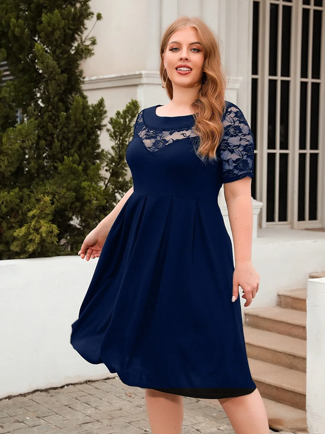 TEEK - Plus Size Ruched Lace Chest Short Sleeve Dress