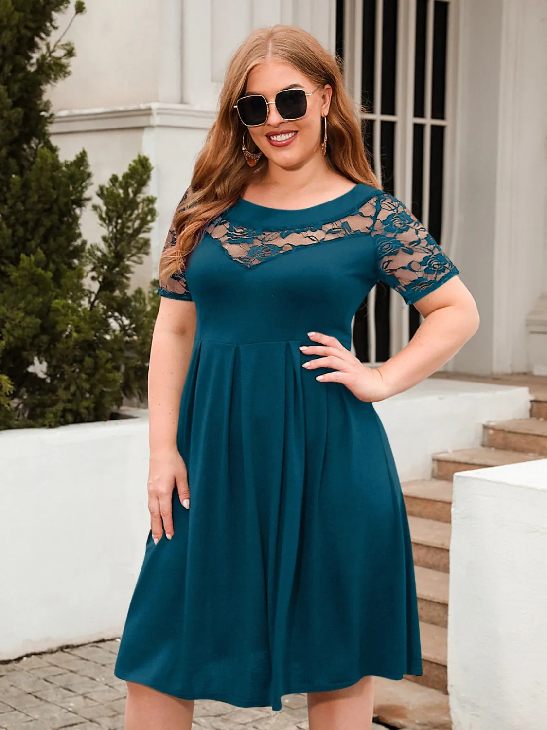 TEEK - Plus Size Ruched Lace Chest Short Sleeve Dress