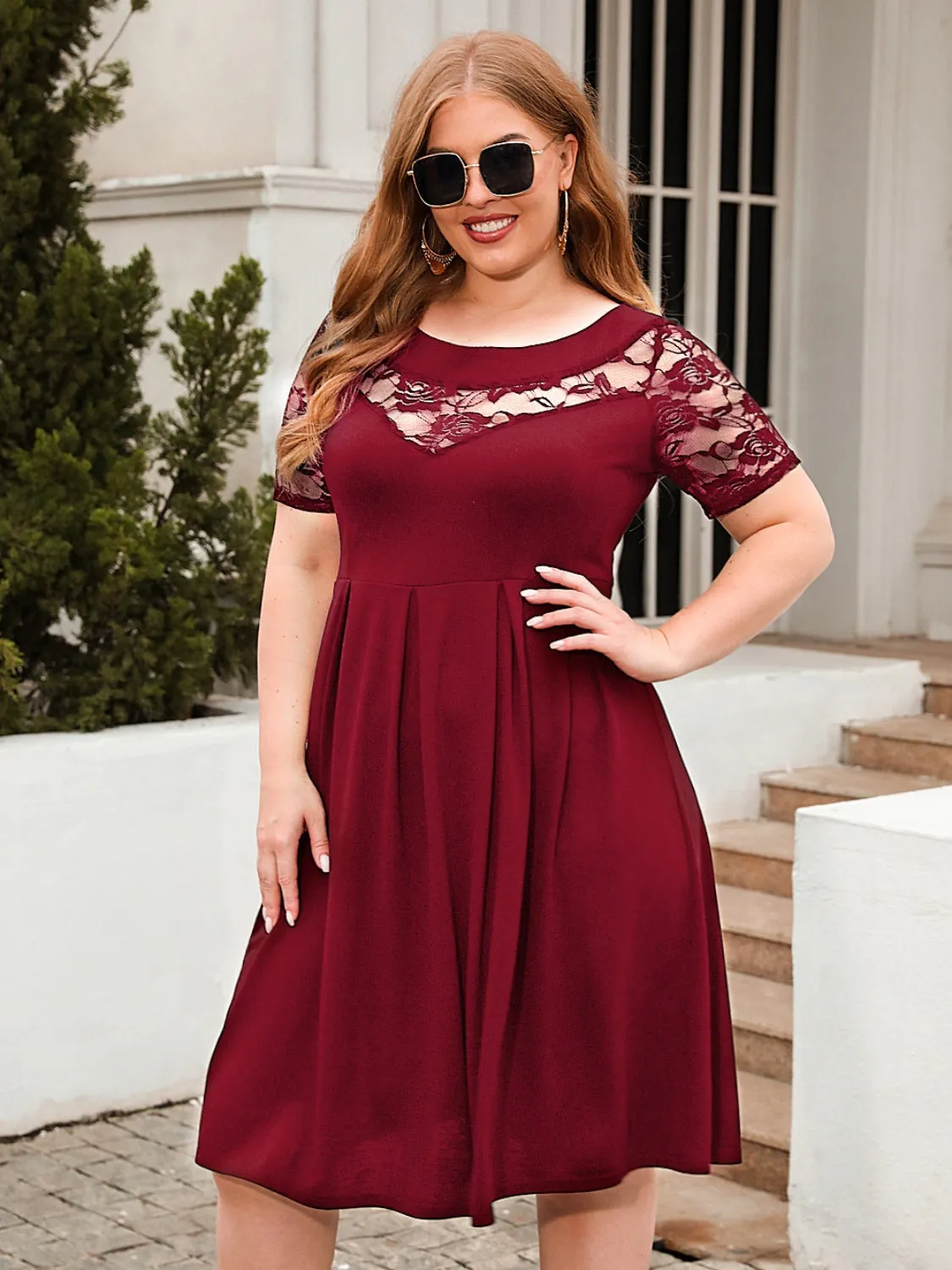 TEEK - Plus Size Ruched Lace Chest Short Sleeve Dress